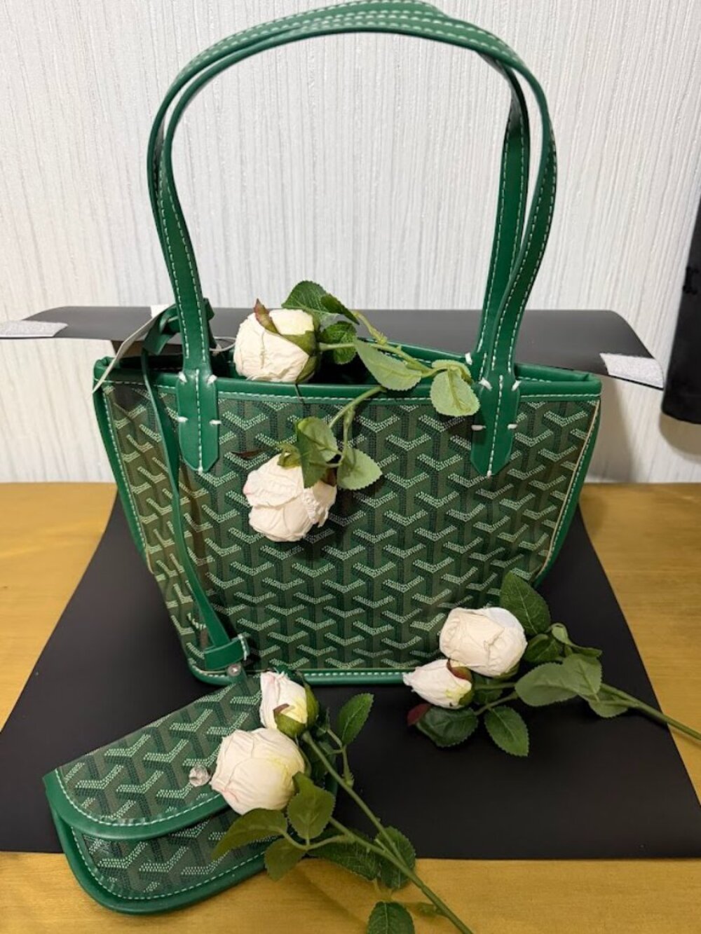 Green Tote Bag 25 cm with Matching Pouch Small Everyday Shoulder Bag
